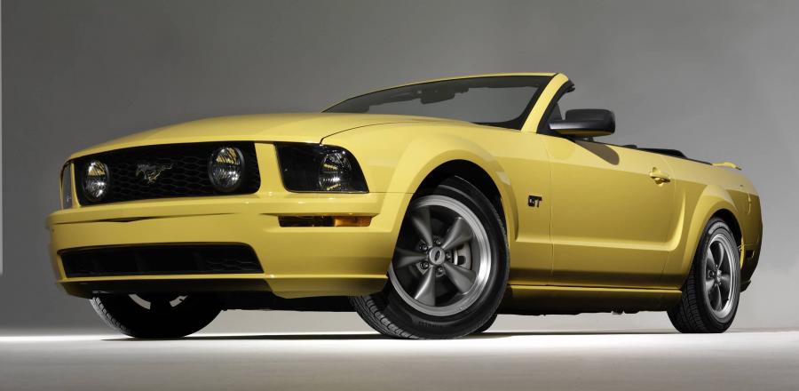  Ford Mustang GT Convertible 2005 года  (фото 38 из 44)